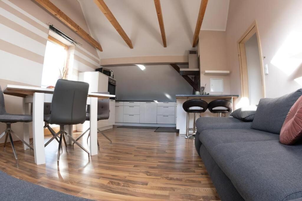 Moderne, Gemuetliche Dg-Wohnung In Ruhiger Lage Neunburg vorm Wald Dış mekan fotoğraf